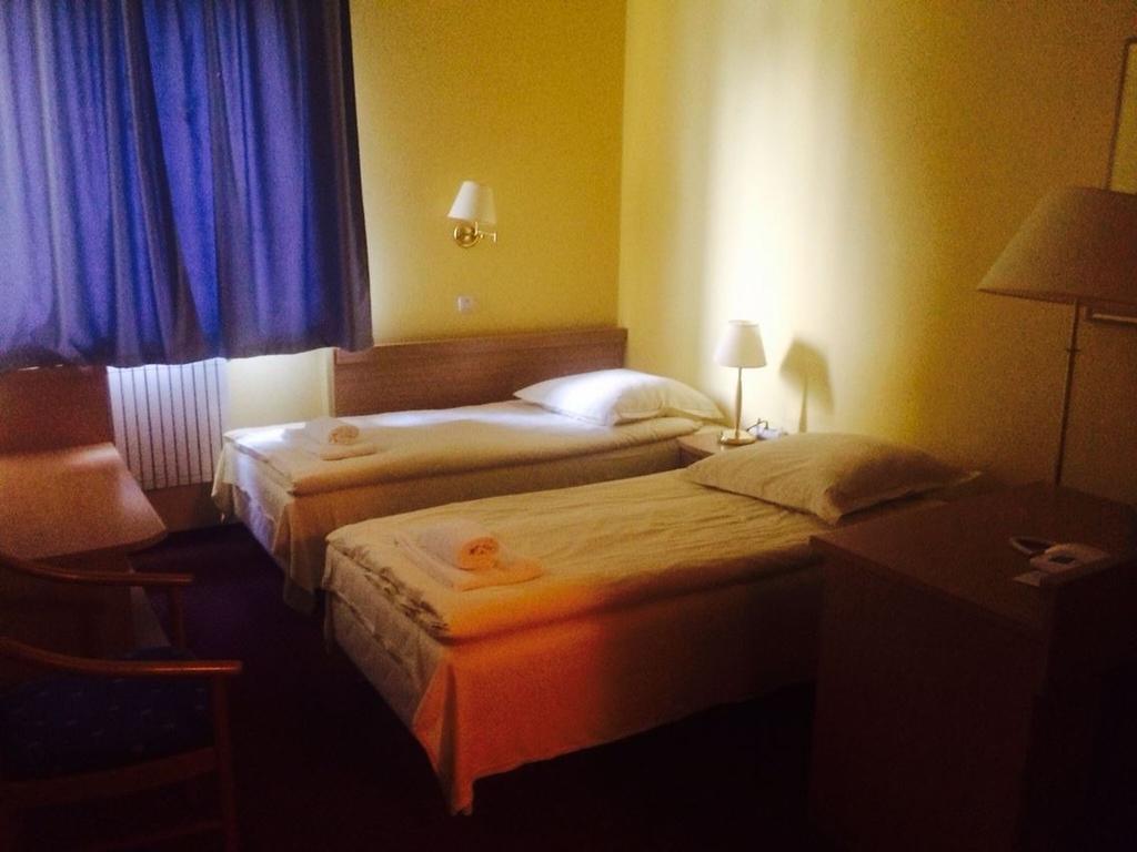 Rezydencja Parkowa Hotel Varsovia Habitación foto