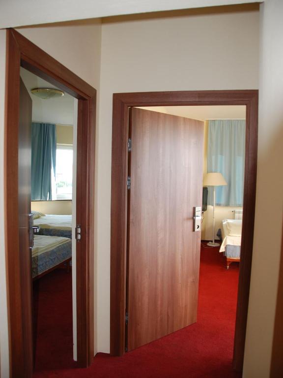 Rezydencja Parkowa Hotel Varsovia Exterior foto